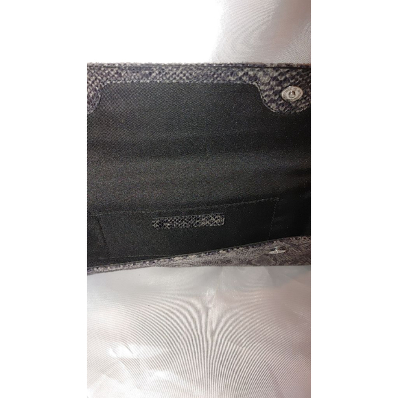 Banana Republic Lizard Print Wristlet Clutch - Picture 4 of 5